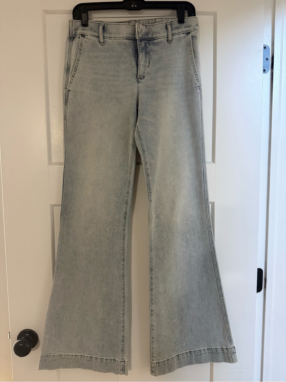 Express Light Wash Flared Women’s Jeans